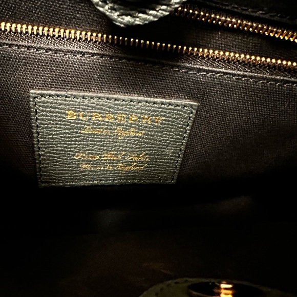 100% Authentic - New Burberry Sea Green Leather Check Fabric Medium Banner Tote - Picture 5 of 7